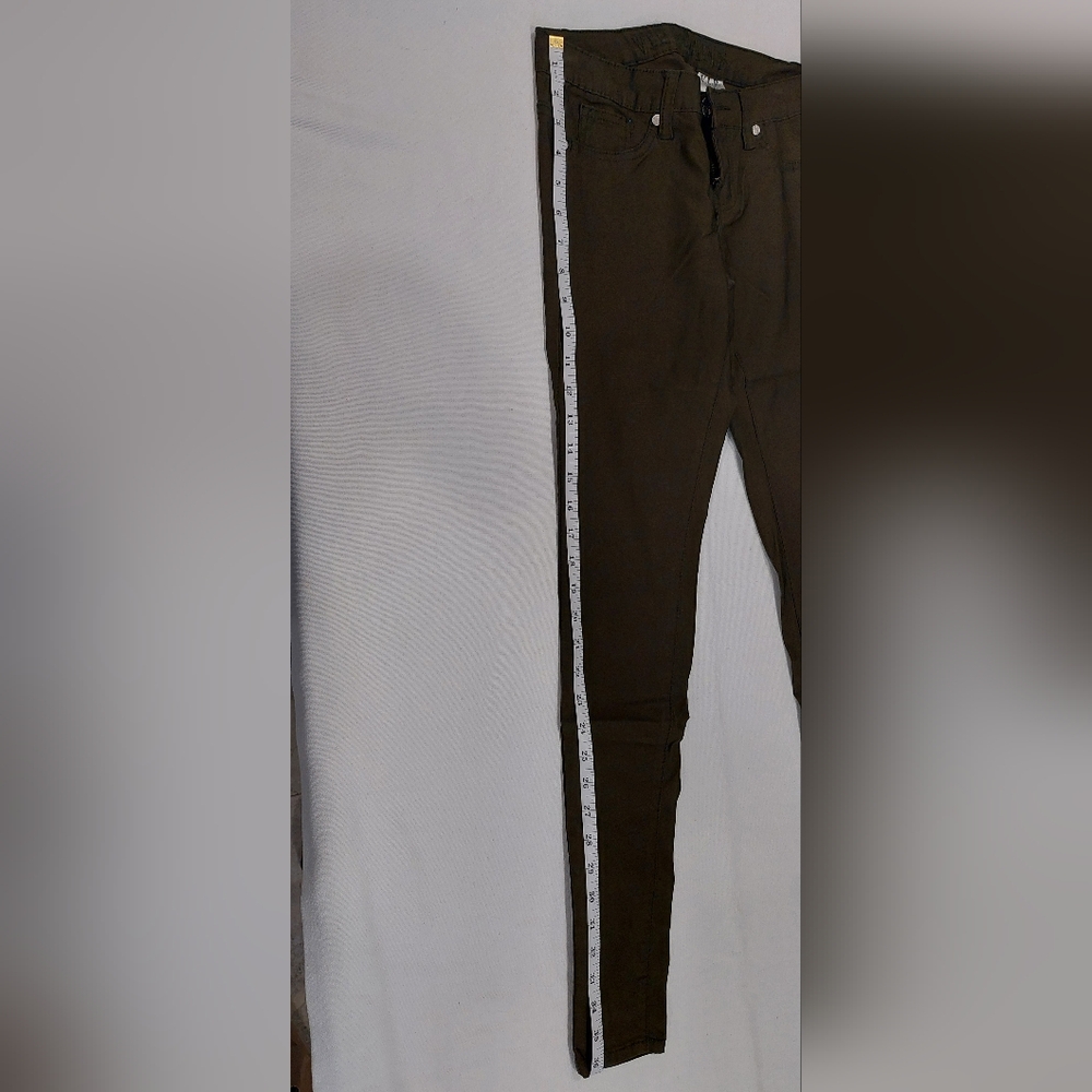 Green Slim Fit Jeans with Modern Appeal - Picture 6 of 7